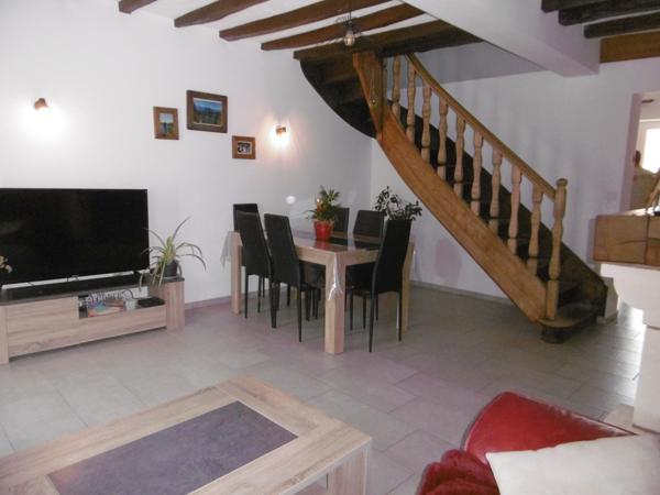 maison 106 m2 restaurée 4 ch 2 garages (62 m2) jardin intérieur sans vis à vis