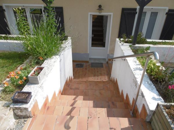 maison 106 m2 restaurée 4 ch 2 garages (62 m2) jardin intérieur sans vis à vis