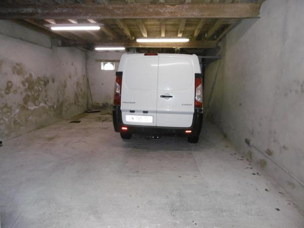 maison 106 m2 restaurée 4 ch 2 garages (62 m2) jardin intérieur sans vis à vis