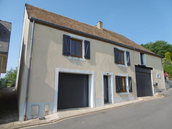 maison 106 m2 restaurée 4 ch 2 garages (62 m2) jardin intérieur sans vis à vis