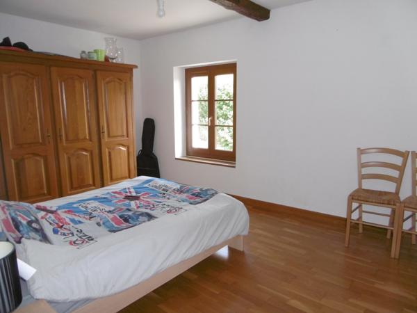 maison 106 m2 restaurée 4 ch 2 garages (62 m2) jardin intérieur sans vis à vis