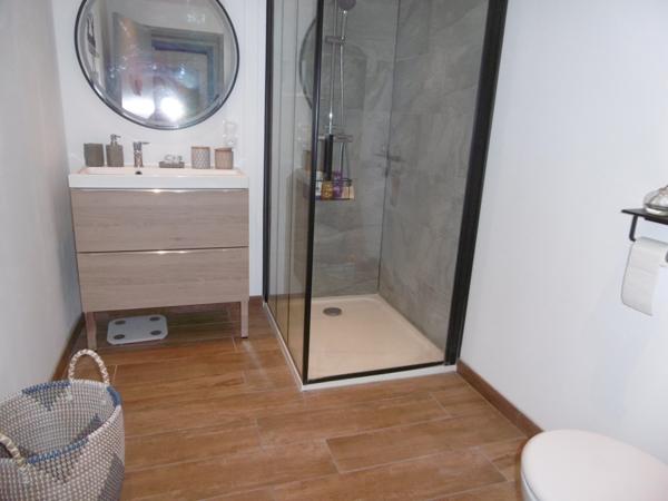 maison 106 m2 restaurée 4 ch 2 garages (62 m2) jardin intérieur sans vis à vis