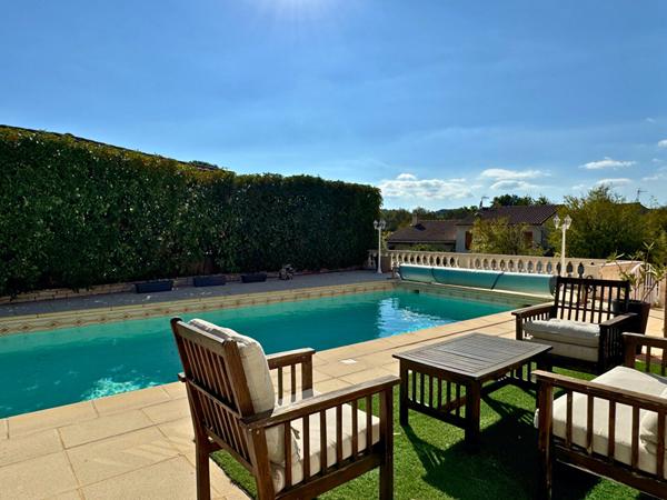 Villa de bon standing, au calme !