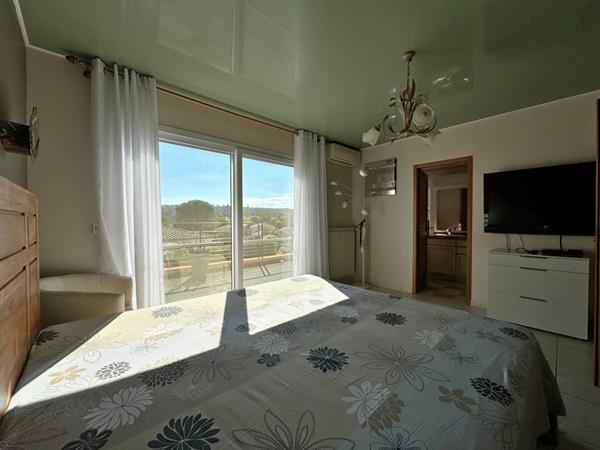 Villa de bon standing, au calme !