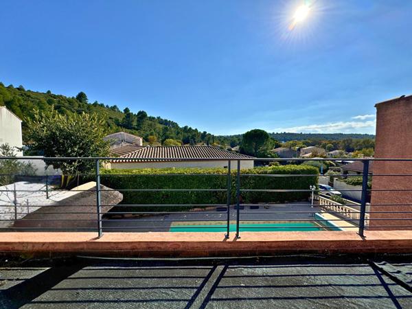 Villa de bon standing, au calme !