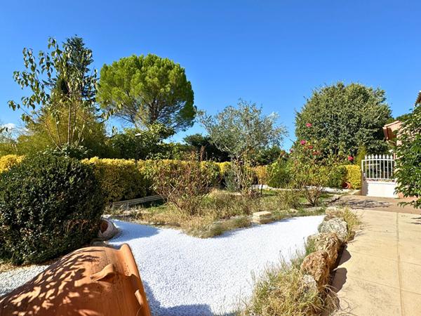 Villa de bon standing, au calme !