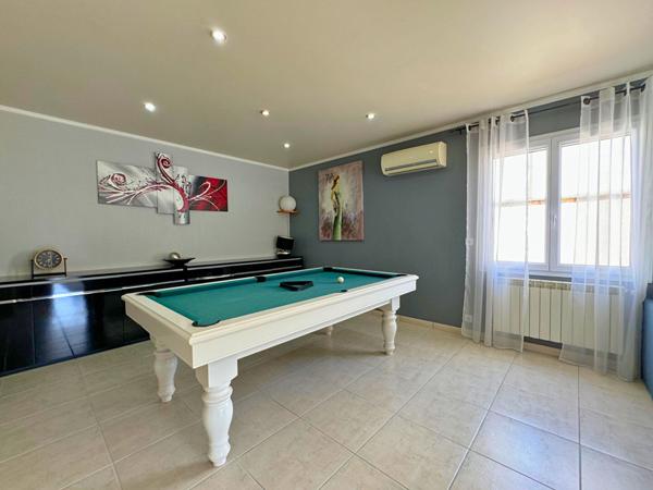 Villa de bon standing, au calme !