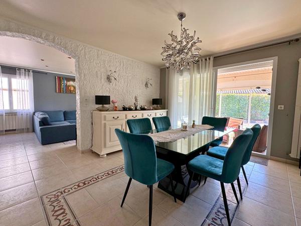 Villa de bon standing, au calme !