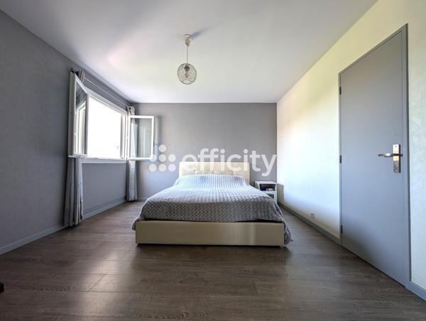 Appartement
         4 pièces
        - 87 m² Exclusivité 259 500 € *