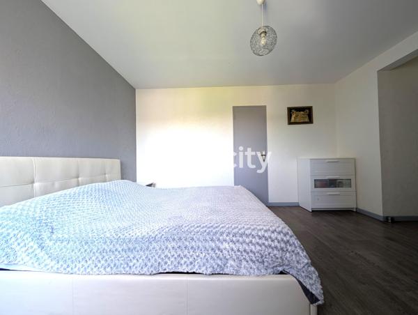 Appartement
         4 pièces
        - 87 m² Exclusivité 259 500 € *