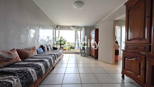Appartement
         4 pièces
        - 87 m² Exclusivité 259 500 € *
