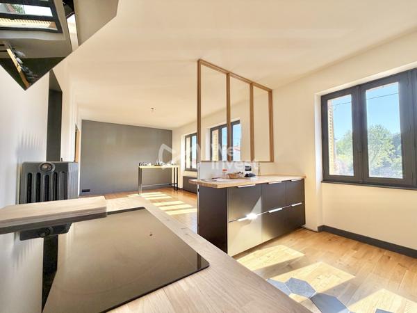 Villa de type 4 rénovée de 110 m² habitables, sur sous-sol complet à deux pas du centre ville.