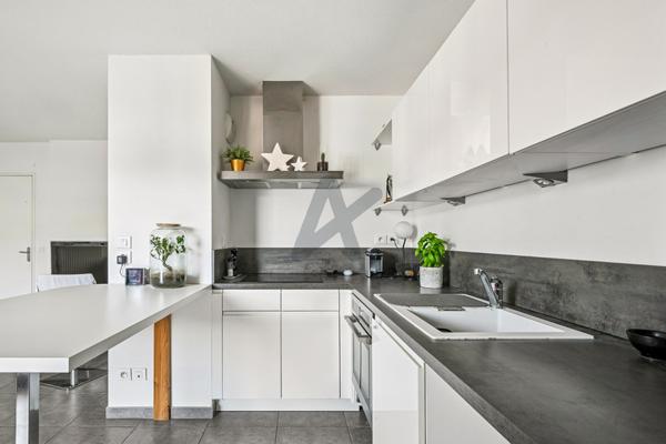 Oullins - Centre: Un appartement T2 de 47m2 avec terrasse et garage