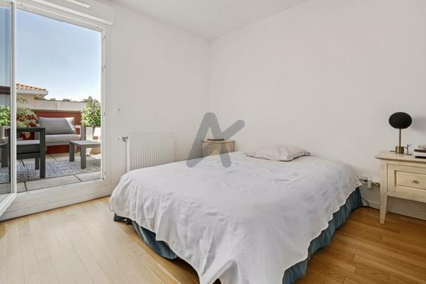 Oullins - Centre: Un appartement T2 de 47m2 avec terrasse et garage