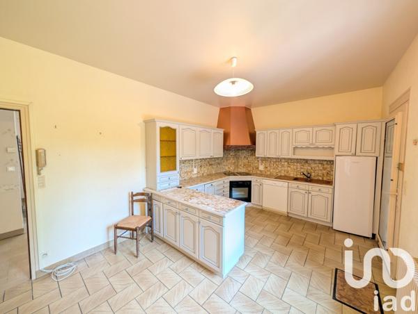 Maison 9 pièces de 191 m² à Chauvigny (86300)