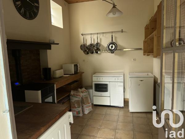 Maison 3 pièces de 35 m² à Nanteuil-en-Vallée (16700)