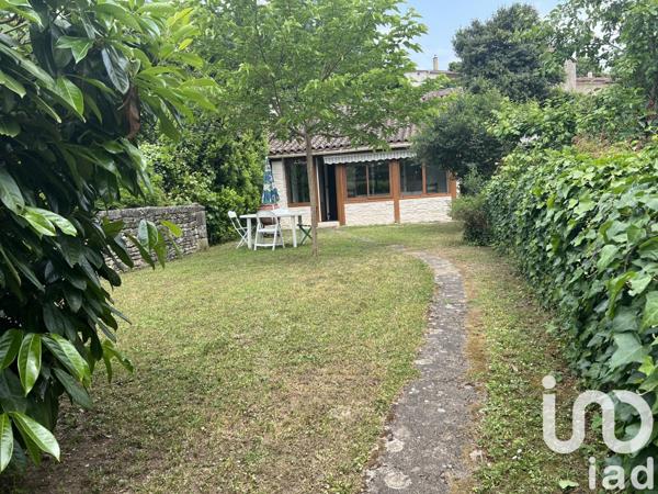 Maison 3 pièces de 35 m² à Nanteuil-en-Vallée (16700)