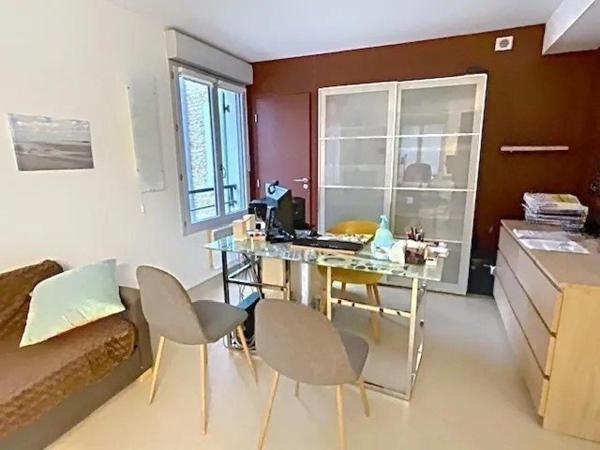 Rare cabinet médical pour deux praticiens ou investisseur