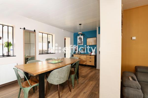 Maison
         5 pièces
        - 85 m² Exclusivité 125 000 € *