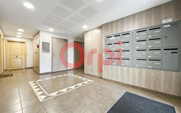 Appartement à vendre    3 pièces • 73,50 m2 Lyon 8