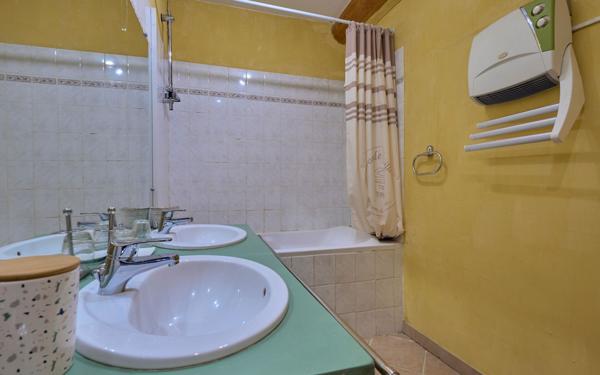 Maison à vendre    10 pièces • 380 m2 Manosque