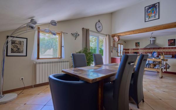 Maison à vendre    10 pièces • 380 m2 Manosque