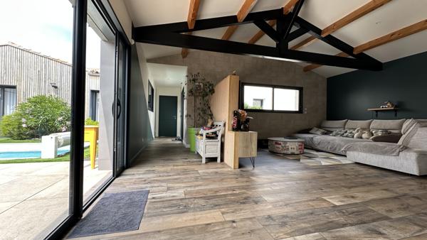 Dompierre-sur-Mer (17139) Villa d’Architecte Contemporaine avec piscine – Dompierre-sur-Mer, aux portes de La Rochelle