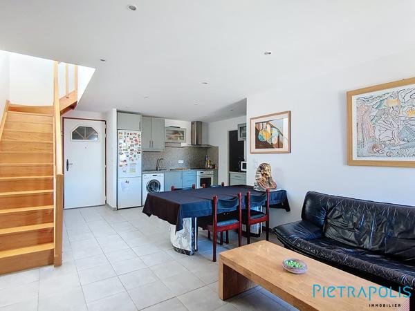 MEZE: Appartement Duplex T4 rénové