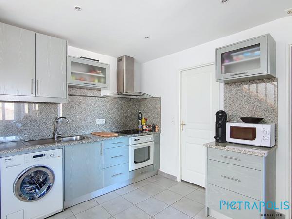 MEZE: Appartement Duplex T4 rénové