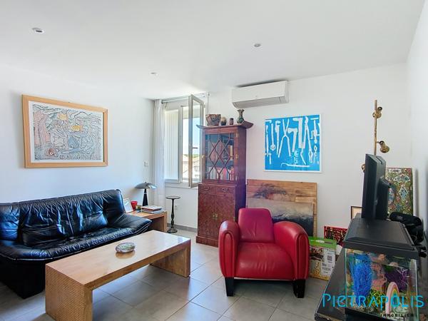 MEZE: Appartement Duplex T4 rénové