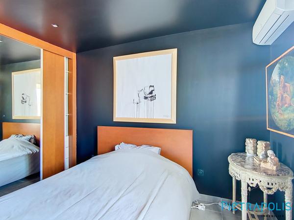 MEZE: Appartement Duplex T4 rénové