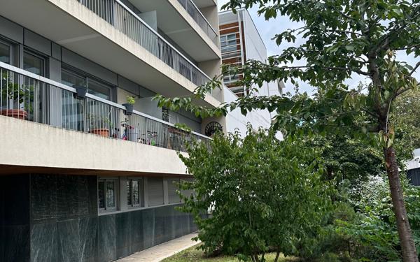 Appartement à louer    1 pièce • 17 m2 Courbevoie