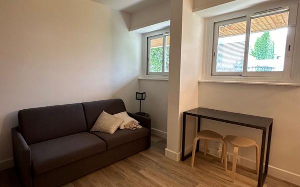 Appartement à louer    1 pièce • 17 m2 Courbevoie