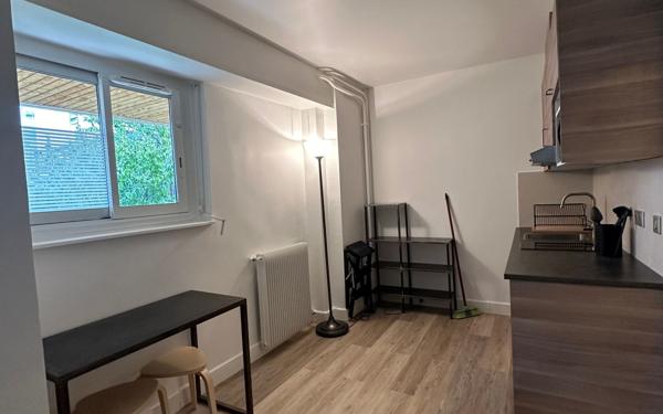 Appartement à louer    1 pièce • 17 m2 Courbevoie