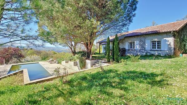 Maison T5 - 3 chambres - Terrain 2302m2 - Piscine - Vue