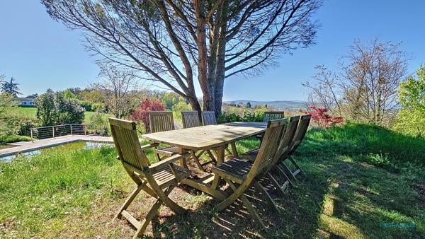 Maison T5 - 3 chambres - Terrain 2302m2 - Piscine - Vue