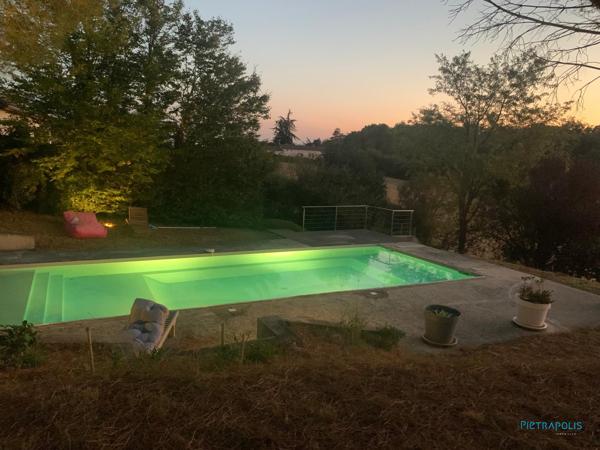 Maison T5 - 3 chambres - Terrain 2302m2 - Piscine - Vue