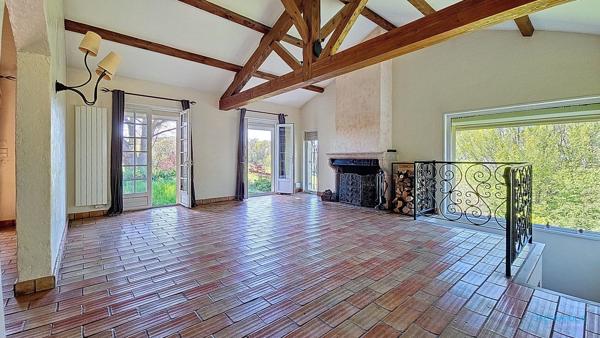 Maison T5 - 3 chambres - Terrain 2302m2 - Piscine - Vue