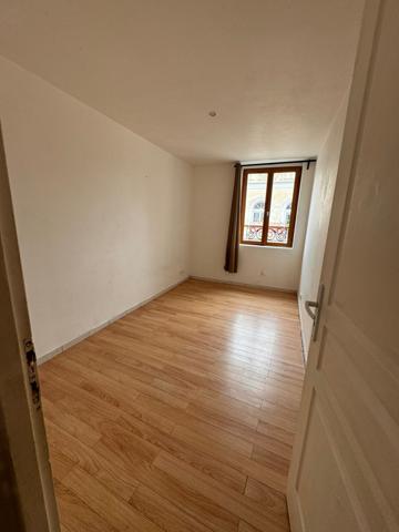 Dammartin-en-Goële (77230) Appartement avec 2 chambres en Centre-ville