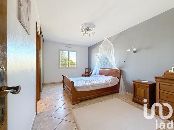 Maison à vendre 4 pièces 197 m² Saint-Victoret