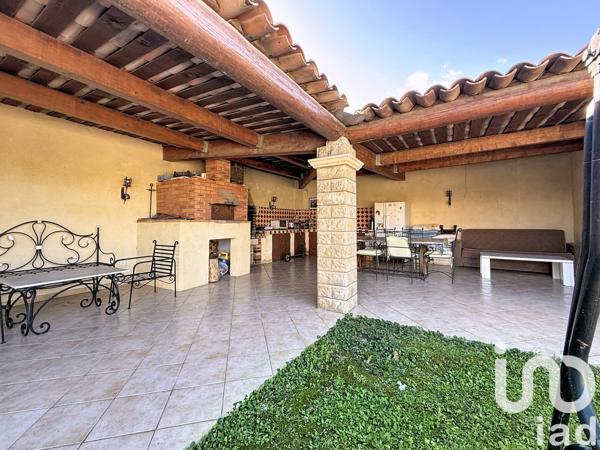 Maison à vendre 4 pièces 197 m² Saint-Victoret
