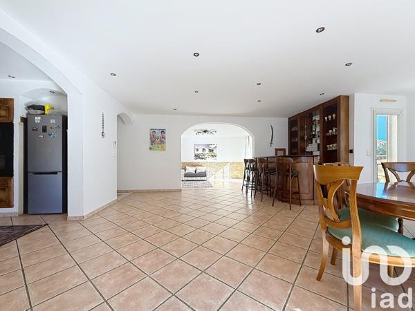 Maison à vendre 4 pièces 197 m² Saint-Victoret