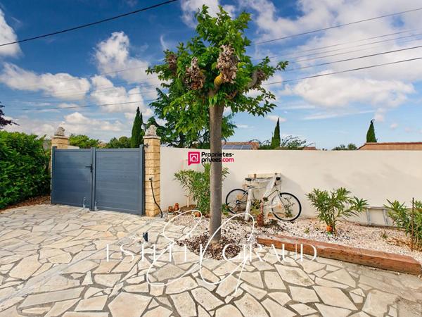 Villa  sur 4 faces, 4 pièces, avec piscine, garage