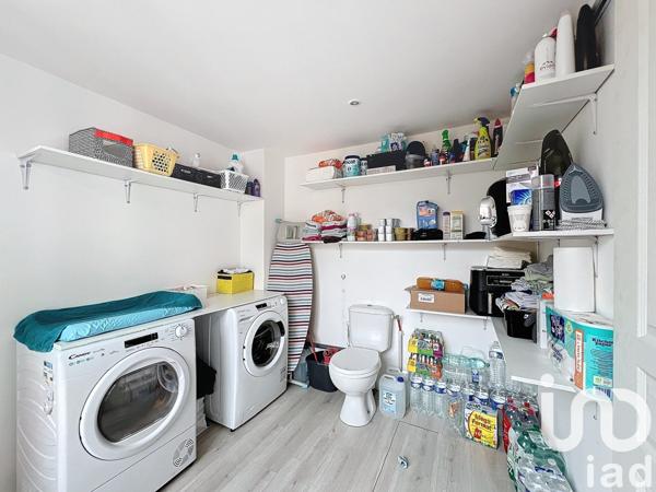 Maison traditionnelle 8 pièces de 100 m² à Saint-Aubin-lès-Elbeuf (76410)