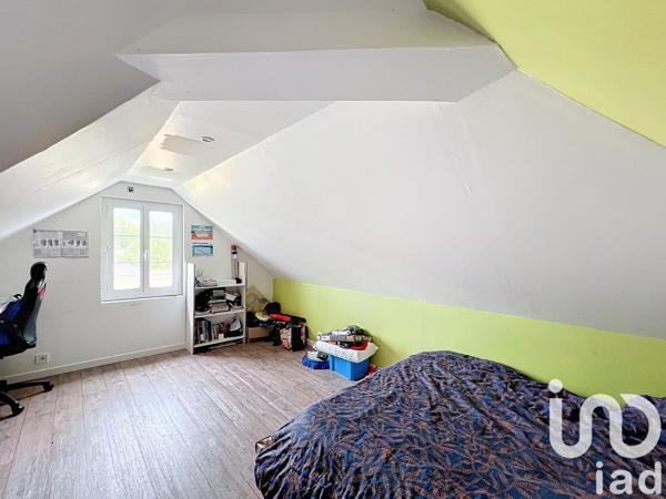 Maison traditionnelle 8 pièces de 100 m² à Saint-Aubin-lès-Elbeuf (76410)