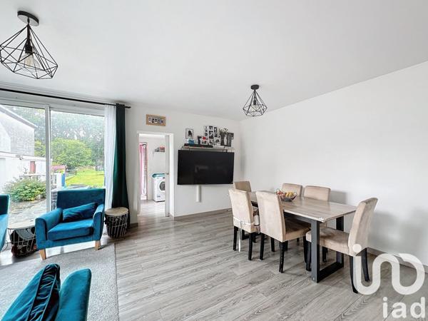 Maison traditionnelle 8 pièces de 100 m² à Saint-Aubin-lès-Elbeuf (76410)