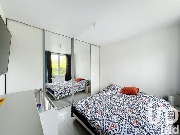 Maison traditionnelle 8 pièces de 100 m² à Saint-Aubin-lès-Elbeuf (76410)