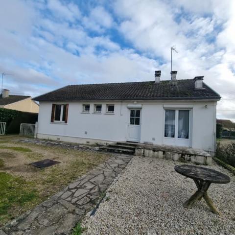 Maison 2 chambres, terrain et bois