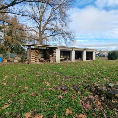 Maison 2 chambres, terrain et bois