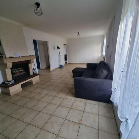 Maison 2 chambres, terrain et bois